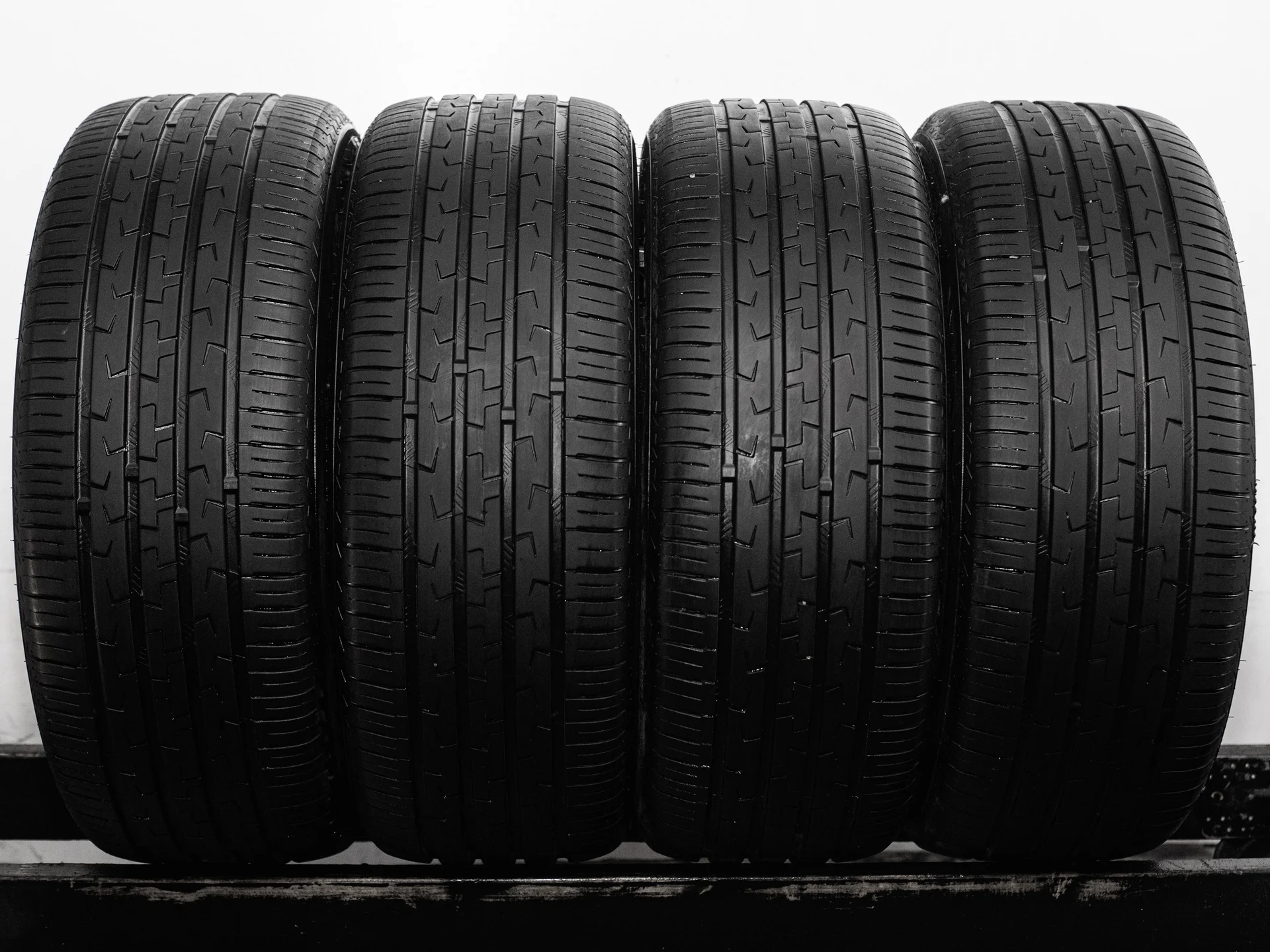 Atlas Excellion C/S 235/50 R19 99V - изображение 1