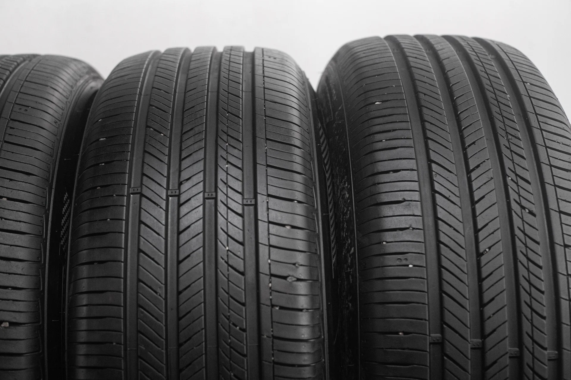 Hankook Ventus S2 AS X 265/65 R17 112H - миниатюра 4