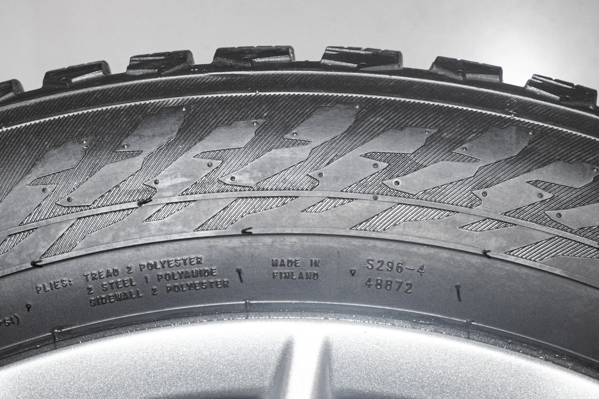 Nokian Hakkapeliitta 9 SUV 225/60 R18 104T - миниатюра 10