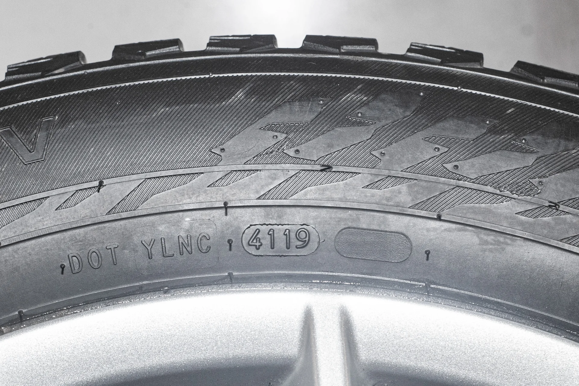 Nokian Hakkapeliitta 9 SUV 225/60 R18 104T - миниатюра 9