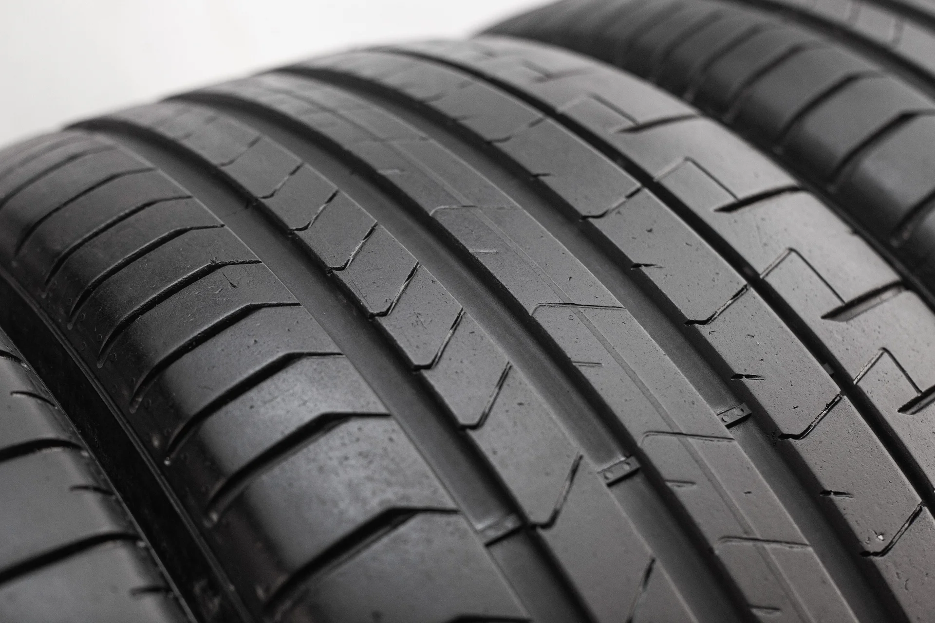Pirelli PZero 265/40 R22 106V XL NCS ELT - миниатюра 3