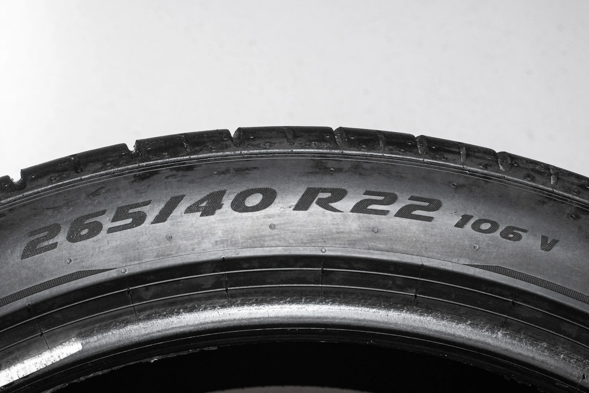 Pirelli PZero 265/40 R22 106V XL NCS ELT - миниатюра 9