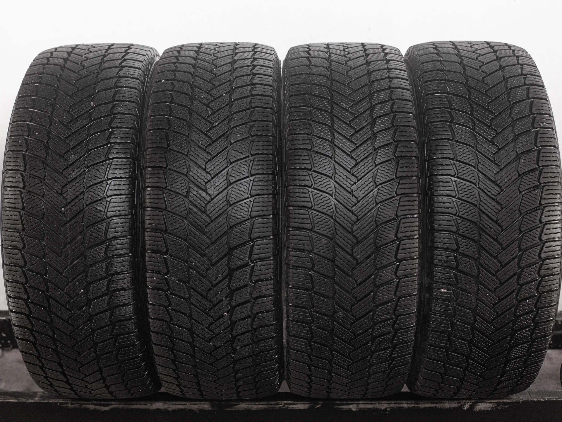 Michelin X-Ice Snow SUV 235/50 R20 104T - изображение 1