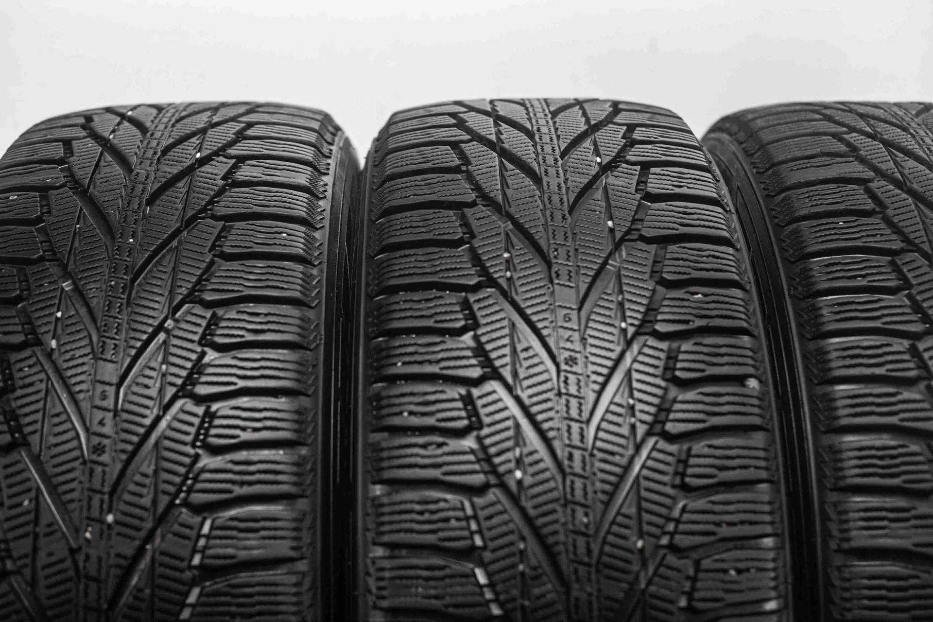 Nokian Hakkapeliitta R2 SUV 235/60 R18 107R XL - миниатюра 5