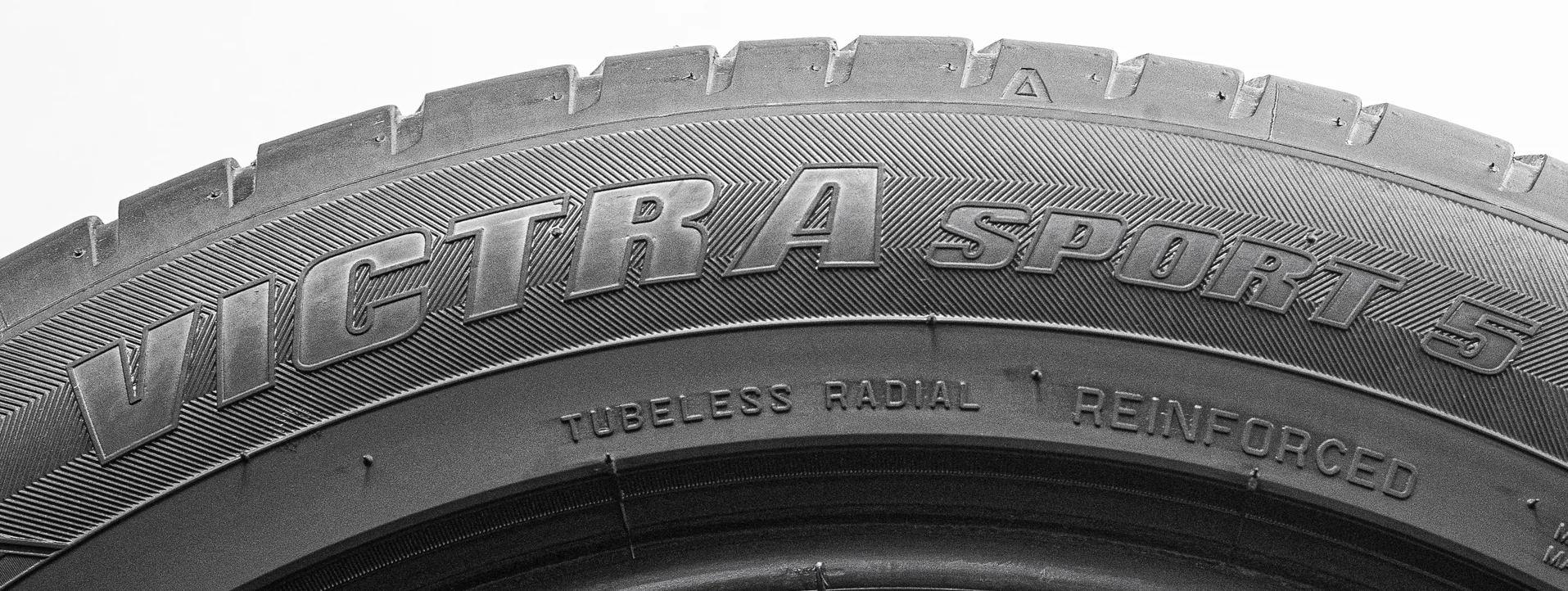 Maxxis Victra Sport 5 245/40 R18 97Y - миниатюра 8