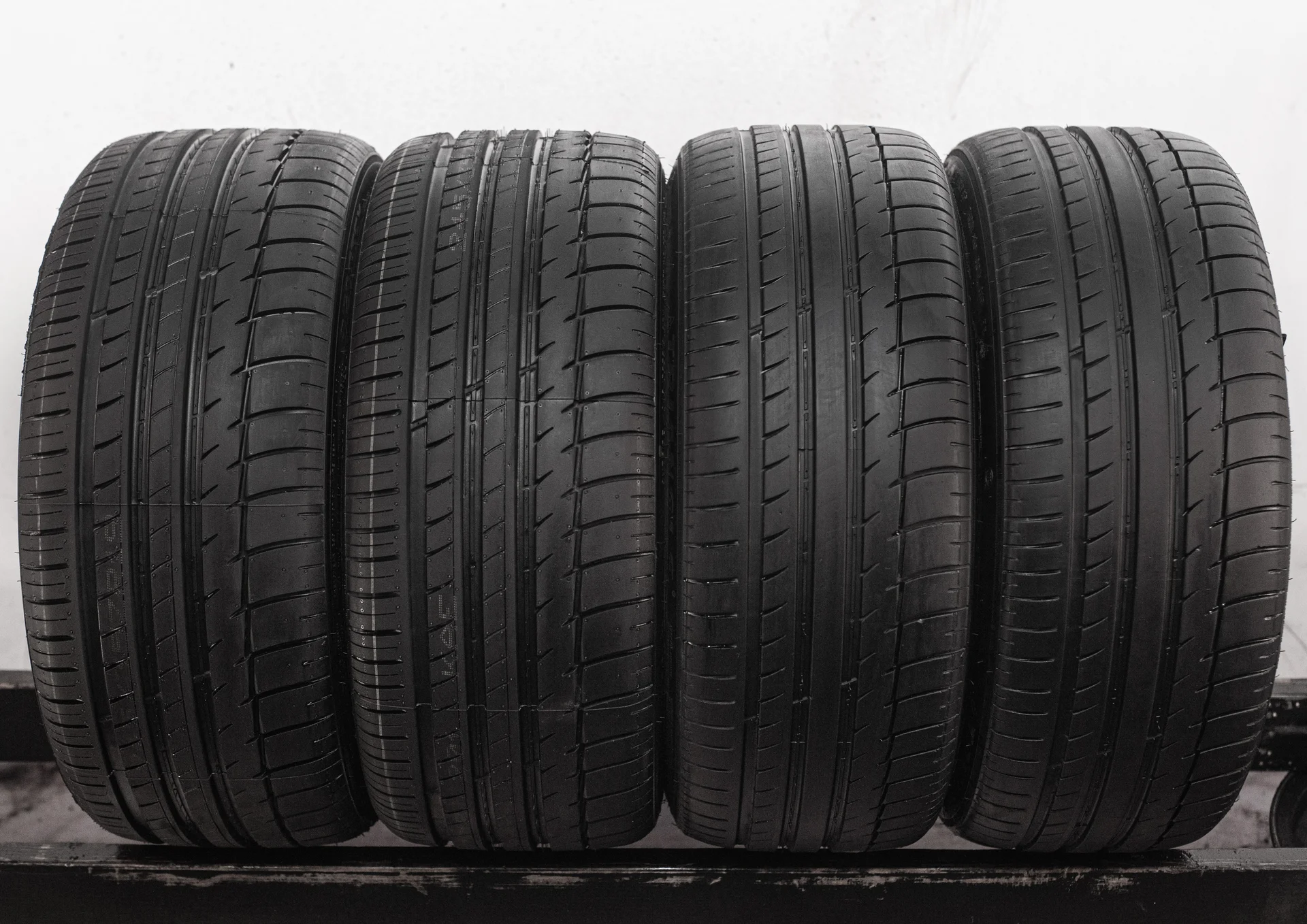 Triangle TH201 Sportex 225/40 R19 + 245/35 R19 93Y