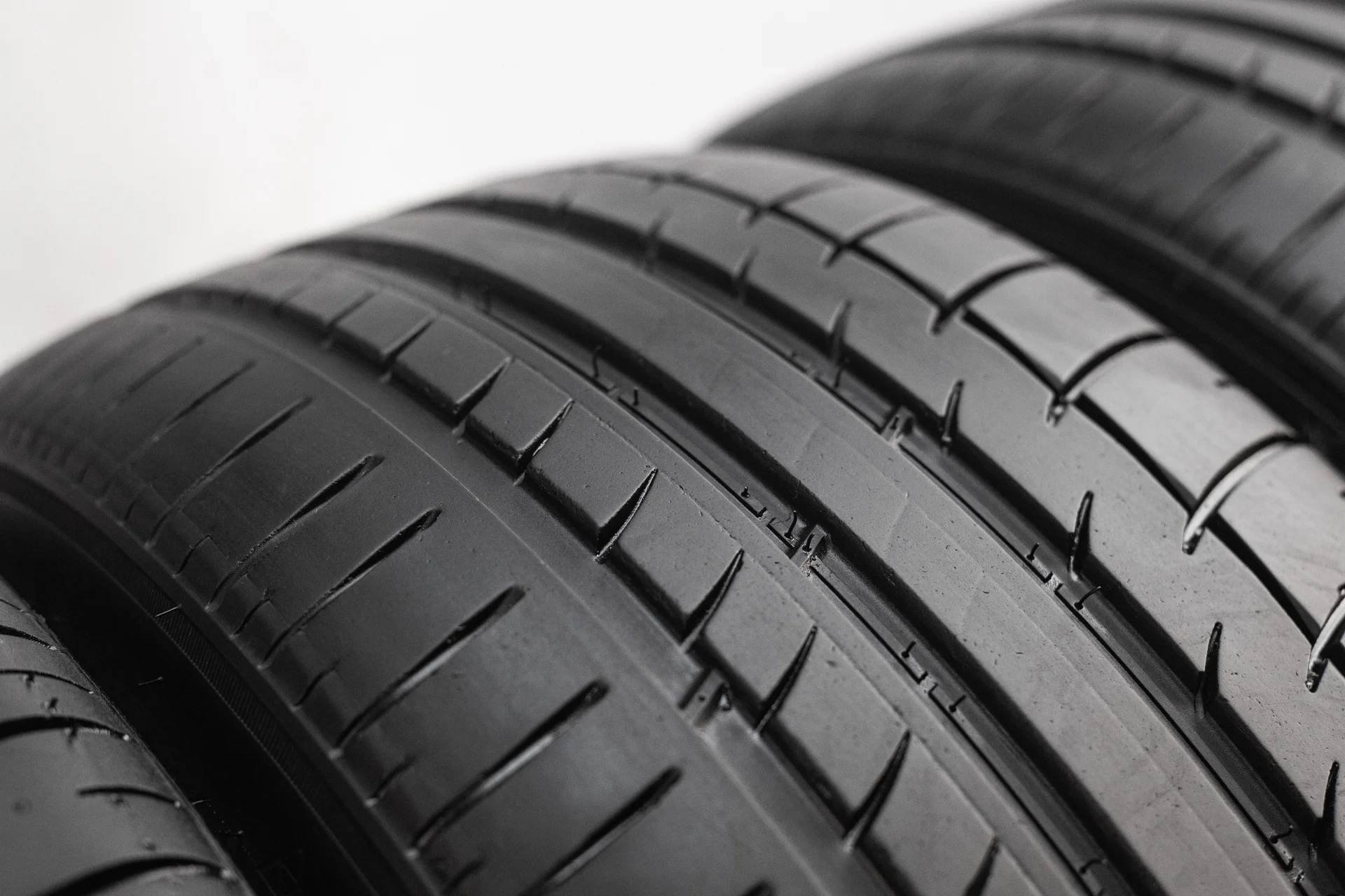 Triangle TH201 Sportex 225/40 R19 + 245/35 R19 93Y - миниатюра 4
