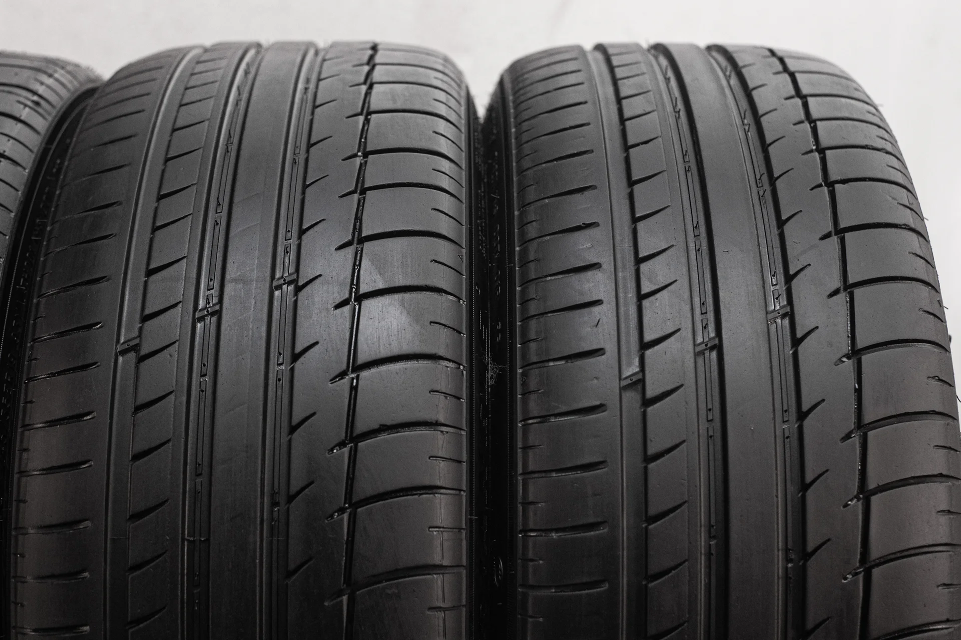 Triangle TH201 Sportex 225/40 R19 + 245/35 R19 93Y - миниатюра 5