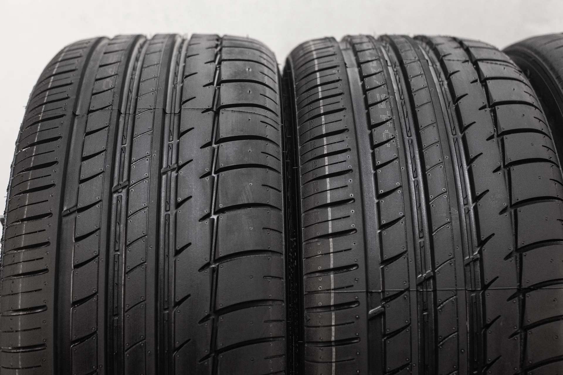 Triangle TH201 Sportex 225/40 R19 + 245/35 R19 93Y - миниатюра 6