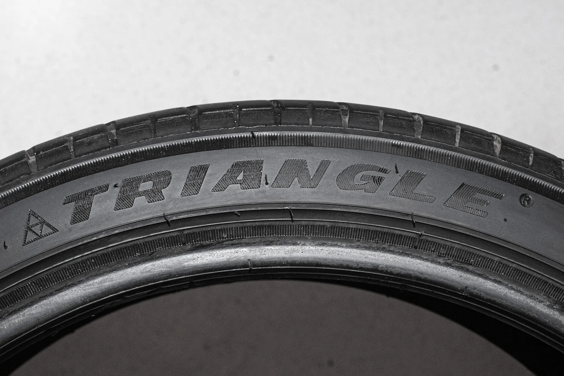Triangle TH201 Sportex 225/40 R19 + 245/35 R19 93Y - миниатюра 7