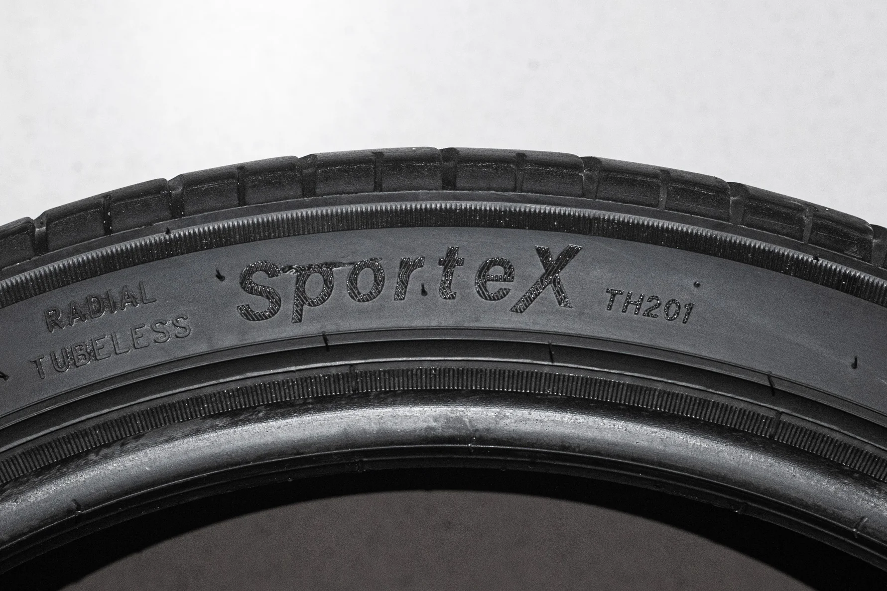Triangle TH201 Sportex 225/40 R19 + 245/35 R19 93Y - миниатюра 8