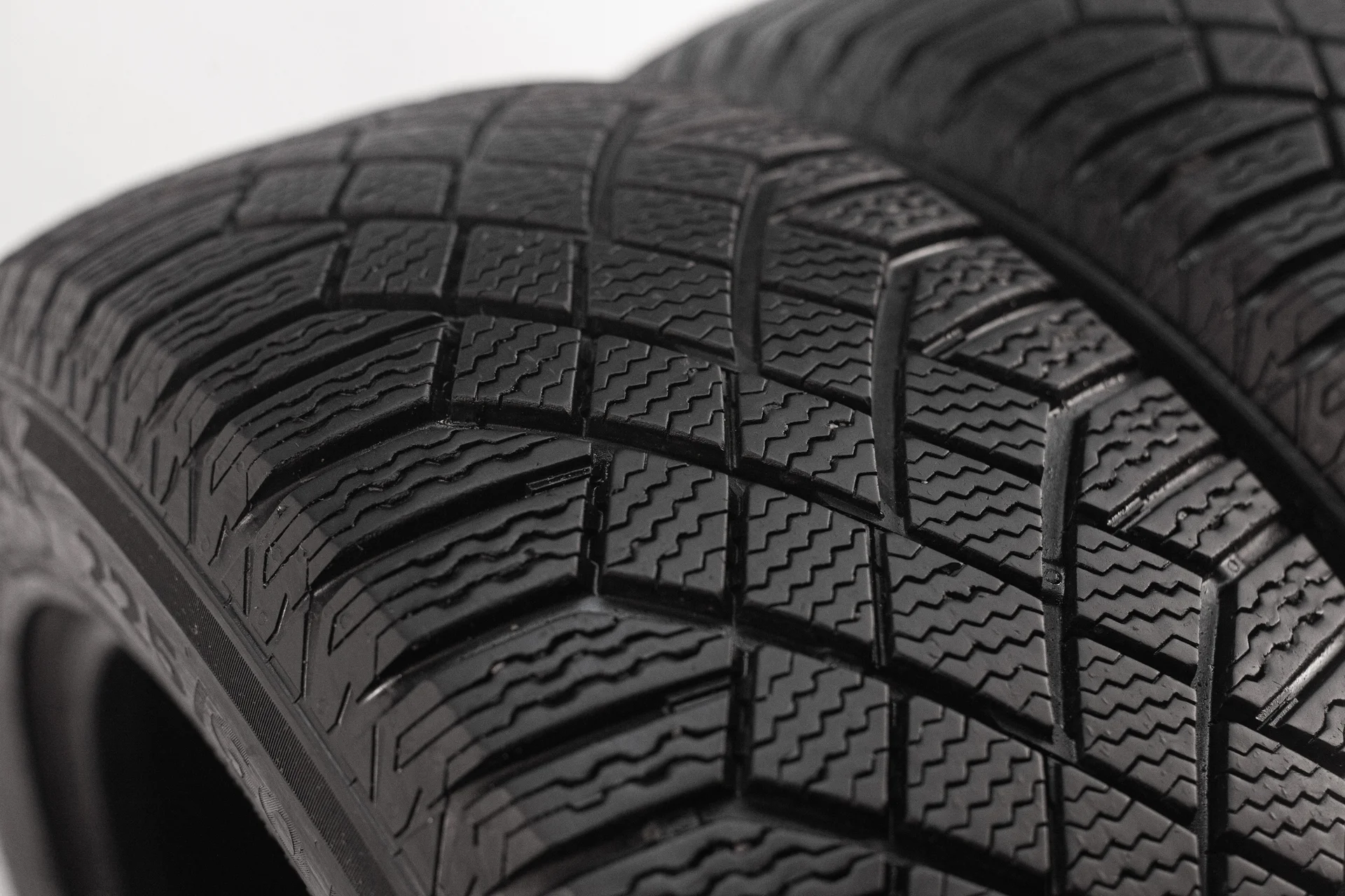 [2] Continental ContiVikingContact 7 225/60 R18 104T RF - миниатюра 3