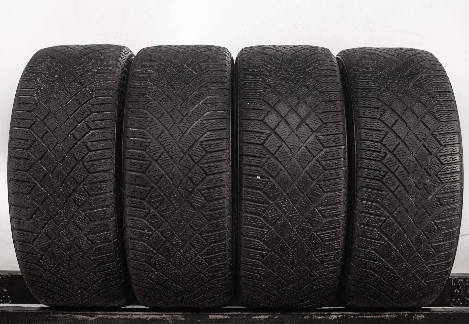 Continental ContiVikingContact 7 245/45 R19 102T - изображение 1
