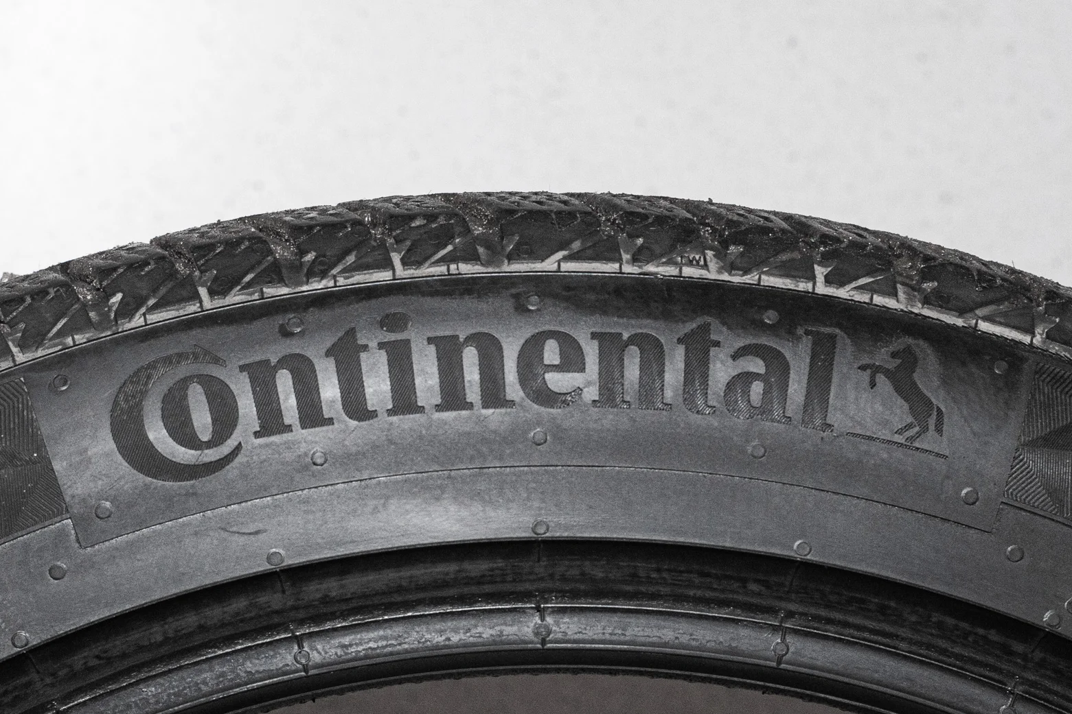 Continental ContiVikingContact 7 245/45 R19 102T - миниатюра 6