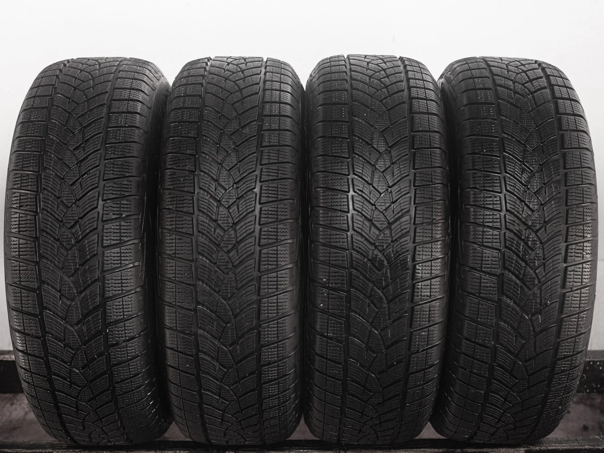 Goodyear Ultra Grip Performance Gen-1 SUV 235/65 R17 108H