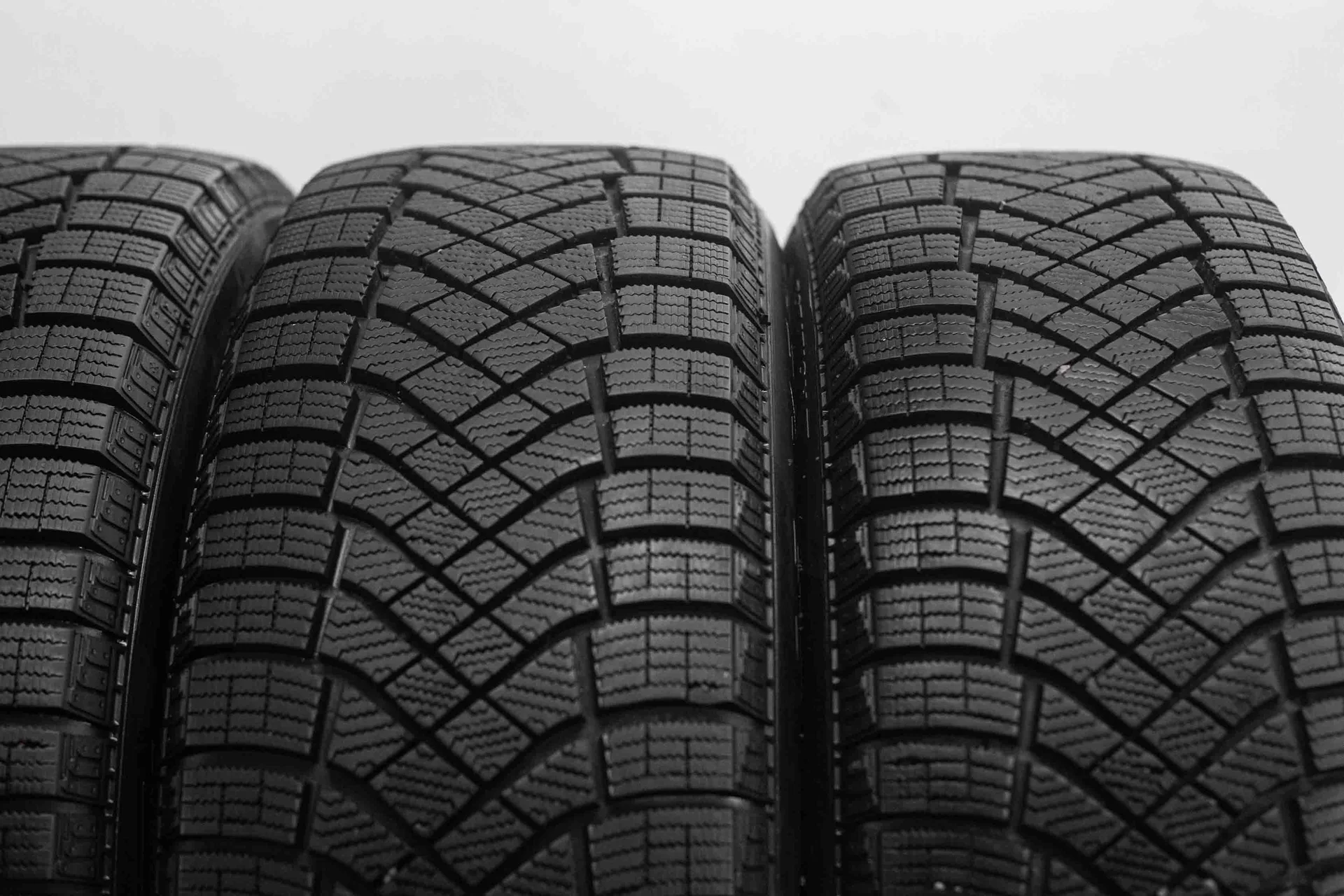 Pirelli Ice Zero FR 215/55 R18 99H XL - миниатюра 4