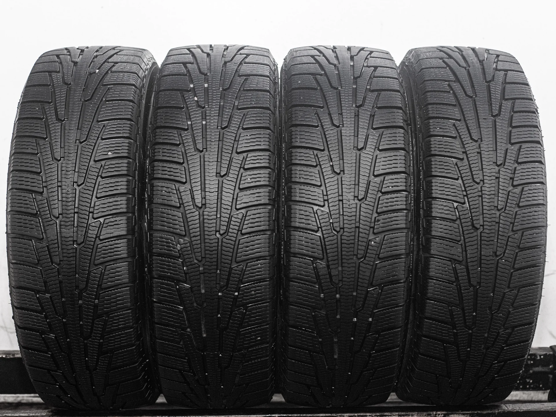 Ikon Nordman RS2 SUV 225/60 R18 104R XL