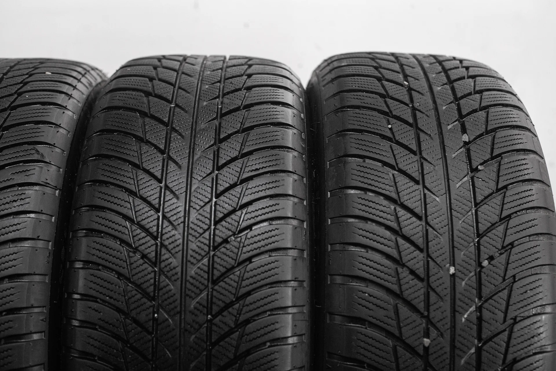 Bridgestone Blizzak LM001 225/55 R17 97H - миниатюра 4