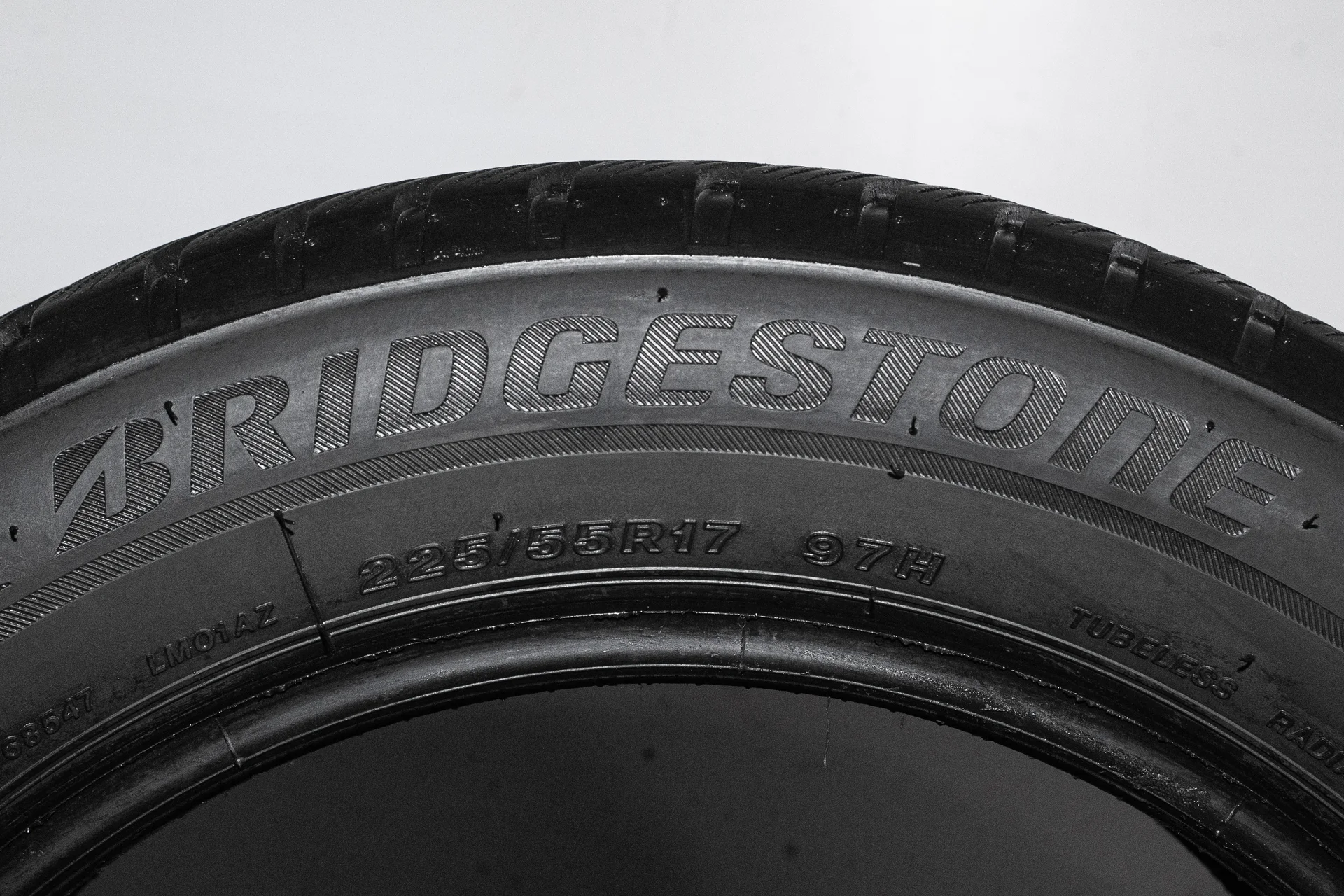 Bridgestone Blizzak LM001 225/55 R17 97H - миниатюра 9
