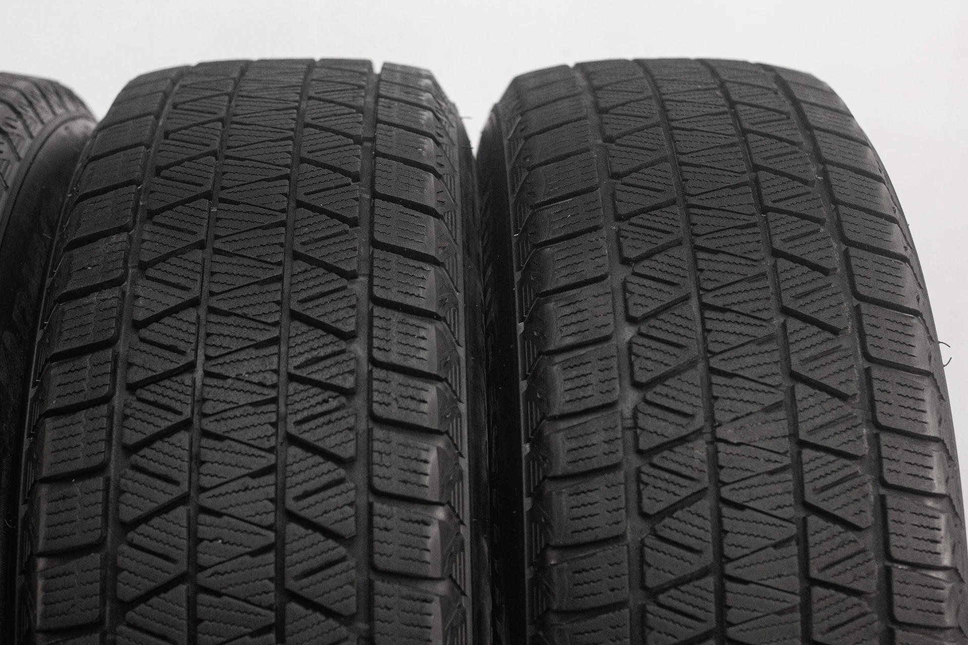 Bridgestone Blizzak DM V3 235/65 R18 106S - миниатюра 4
