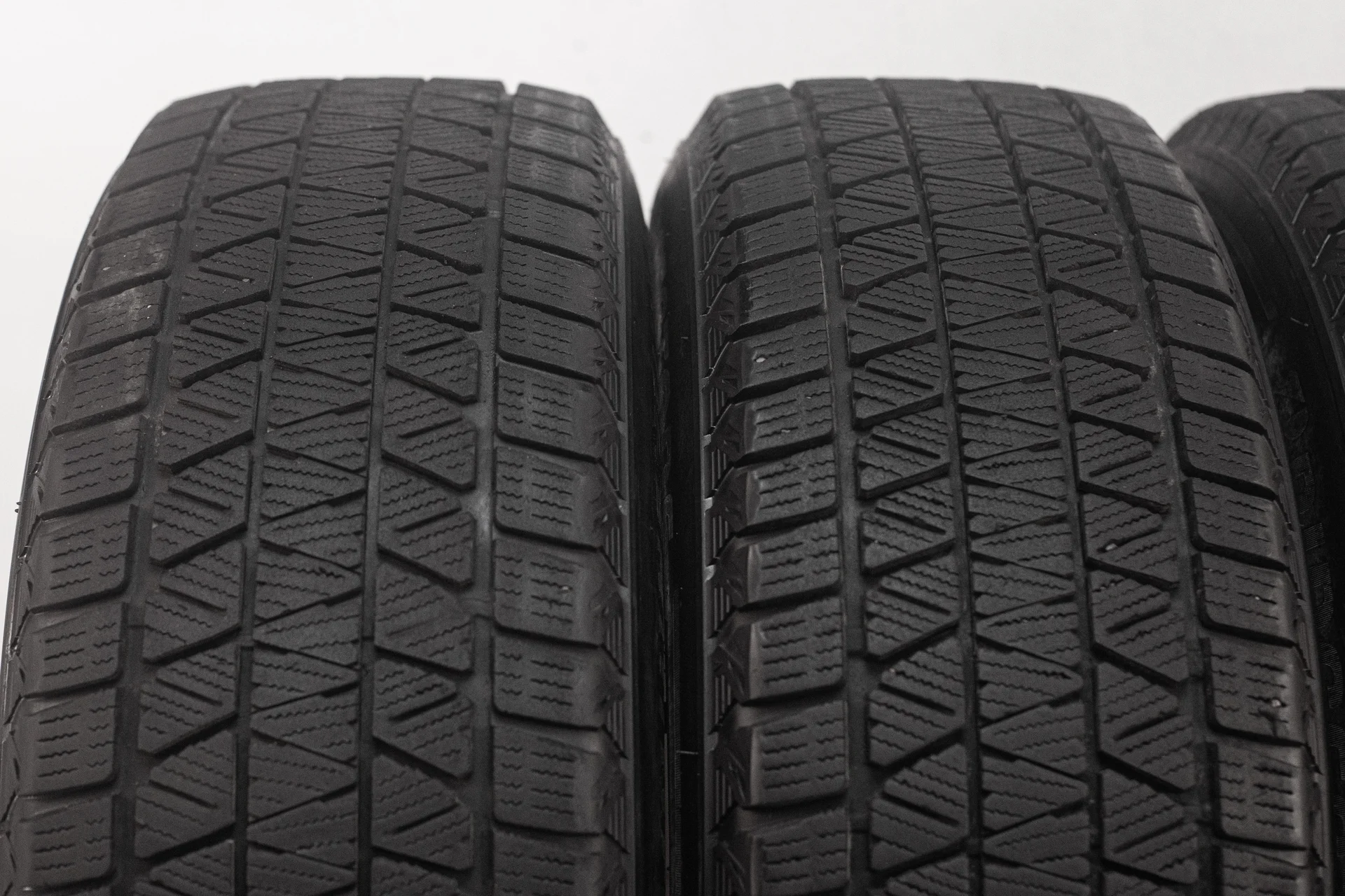 Bridgestone Blizzak DM V3 235/65 R18 106S - миниатюра 5