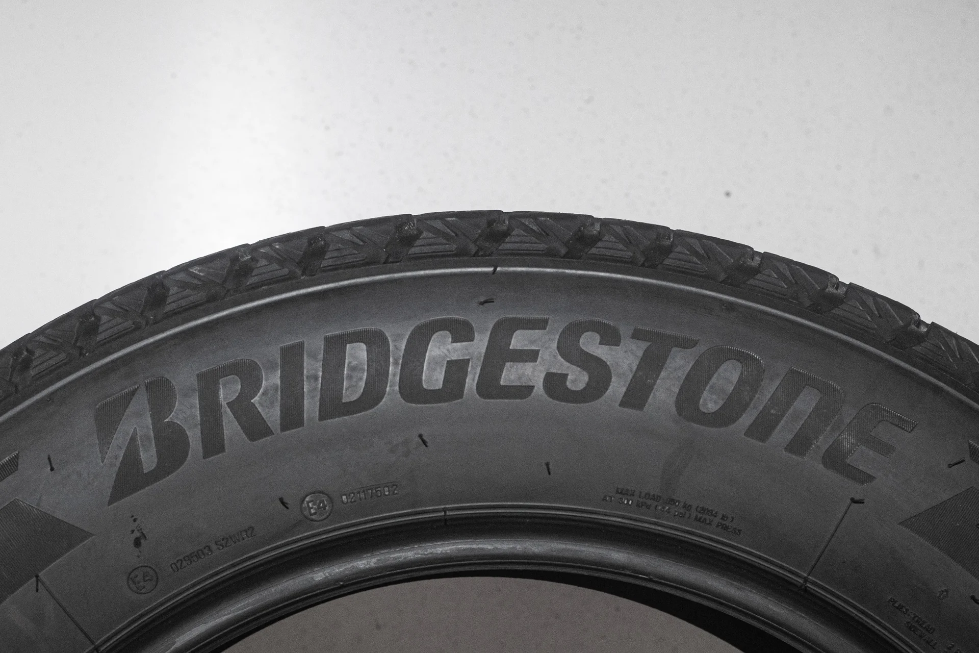 Bridgestone Blizzak DM V3 235/65 R18 106S - миниатюра 6
