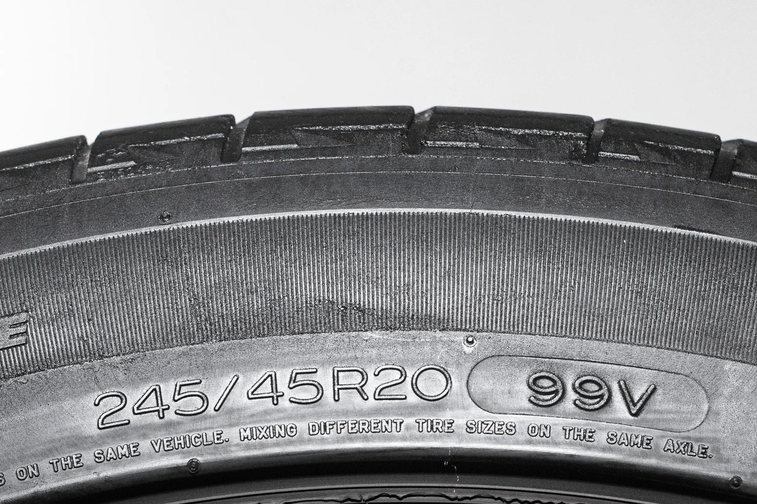 Michelin Latitude Sport 245/45 R20 99V - миниатюра 8