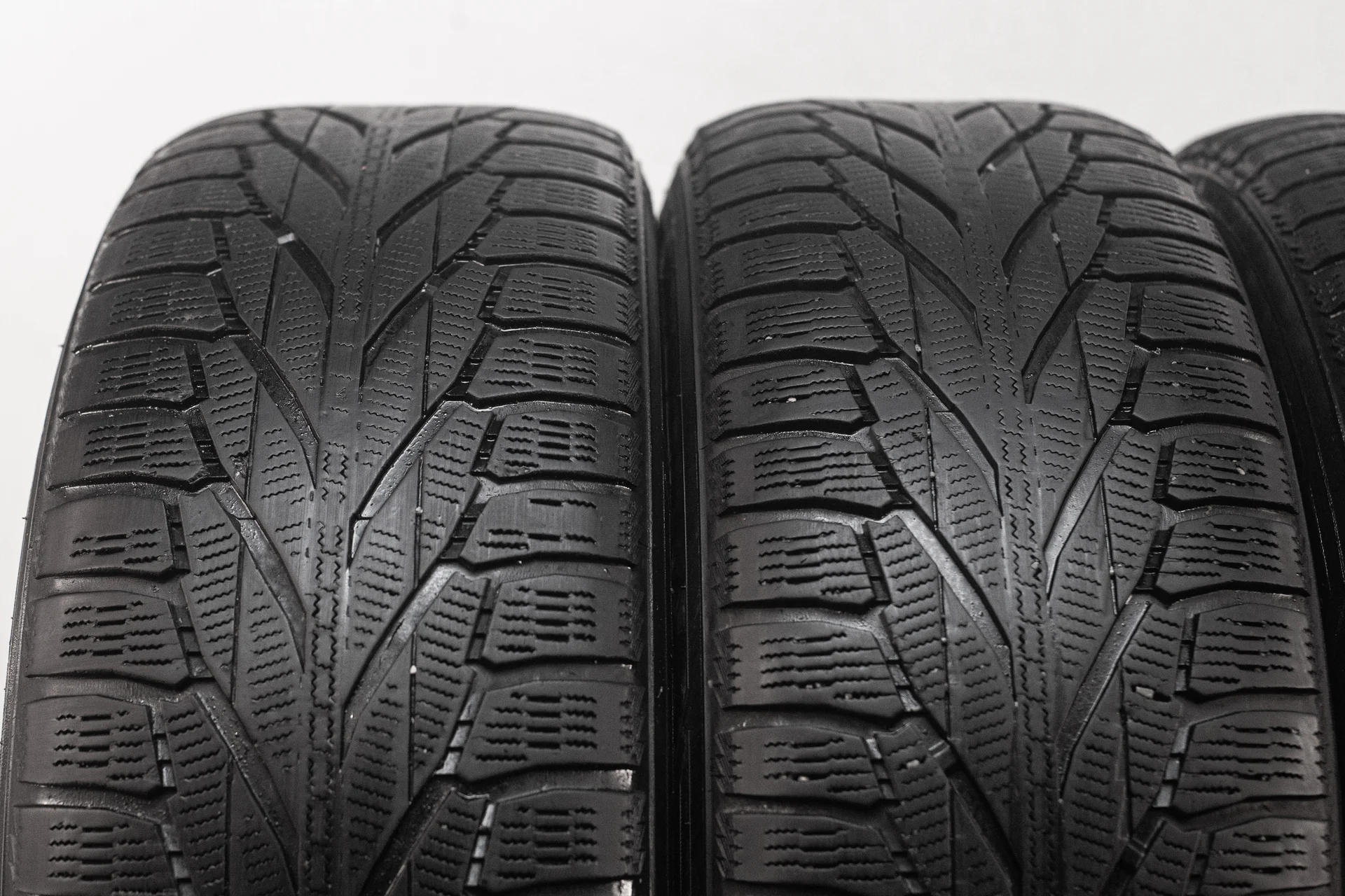 Nokian Hakkapeliitta R2 SUV 245/65 R17 111R XL - миниатюра 5