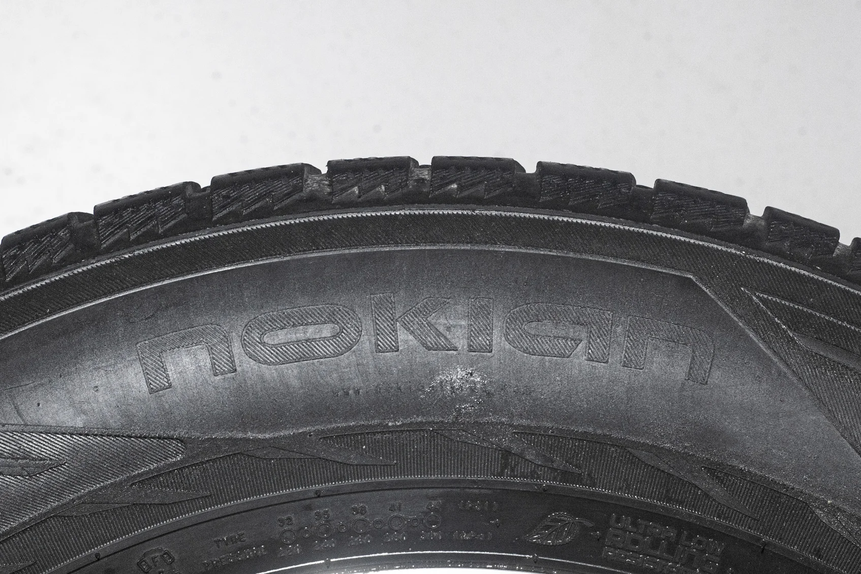 Nokian Hakkapeliitta R2 SUV 245/65 R17 111R XL - миниатюра 6