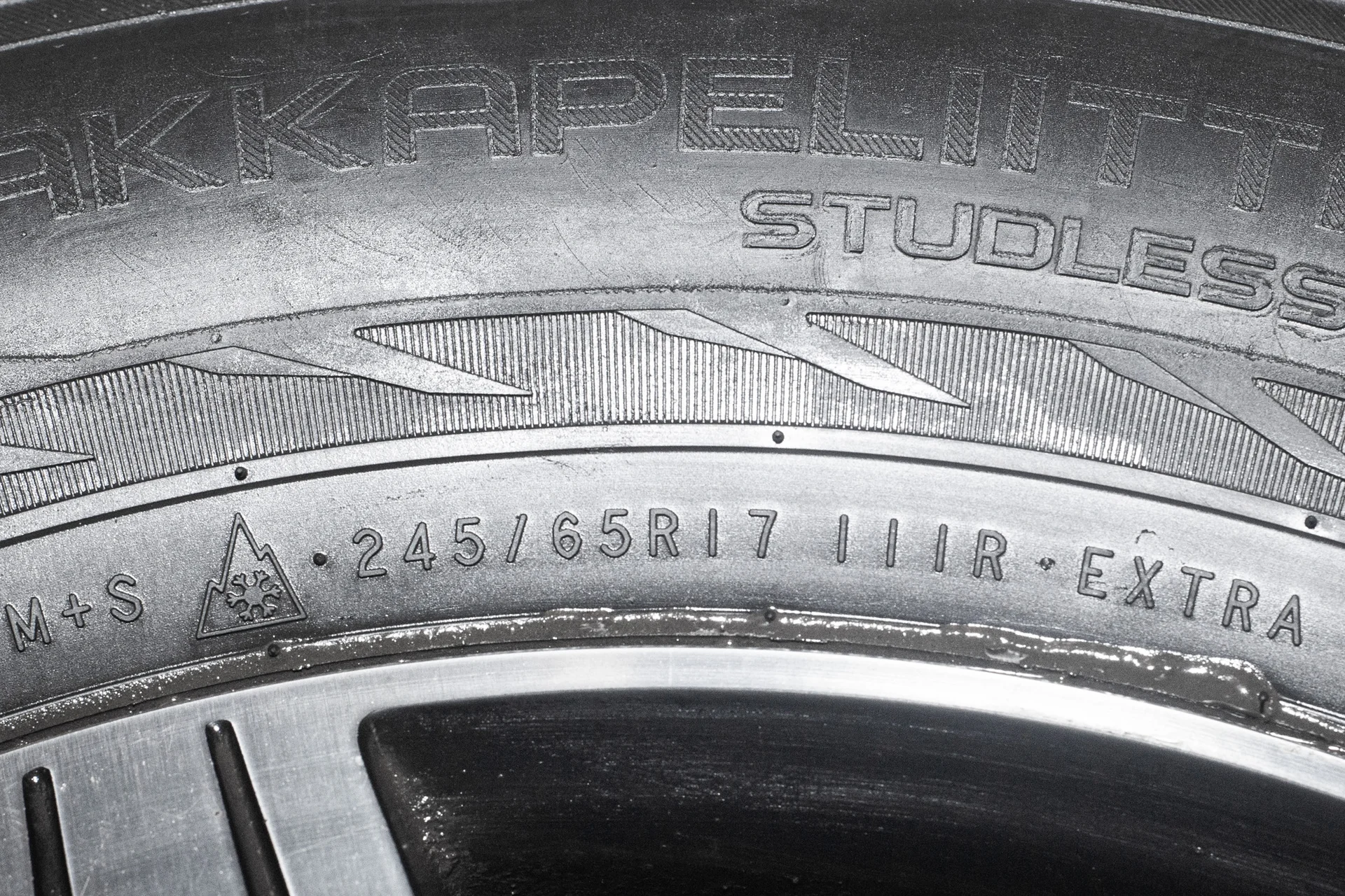 Nokian Hakkapeliitta R2 SUV 245/65 R17 111R XL - миниатюра 8