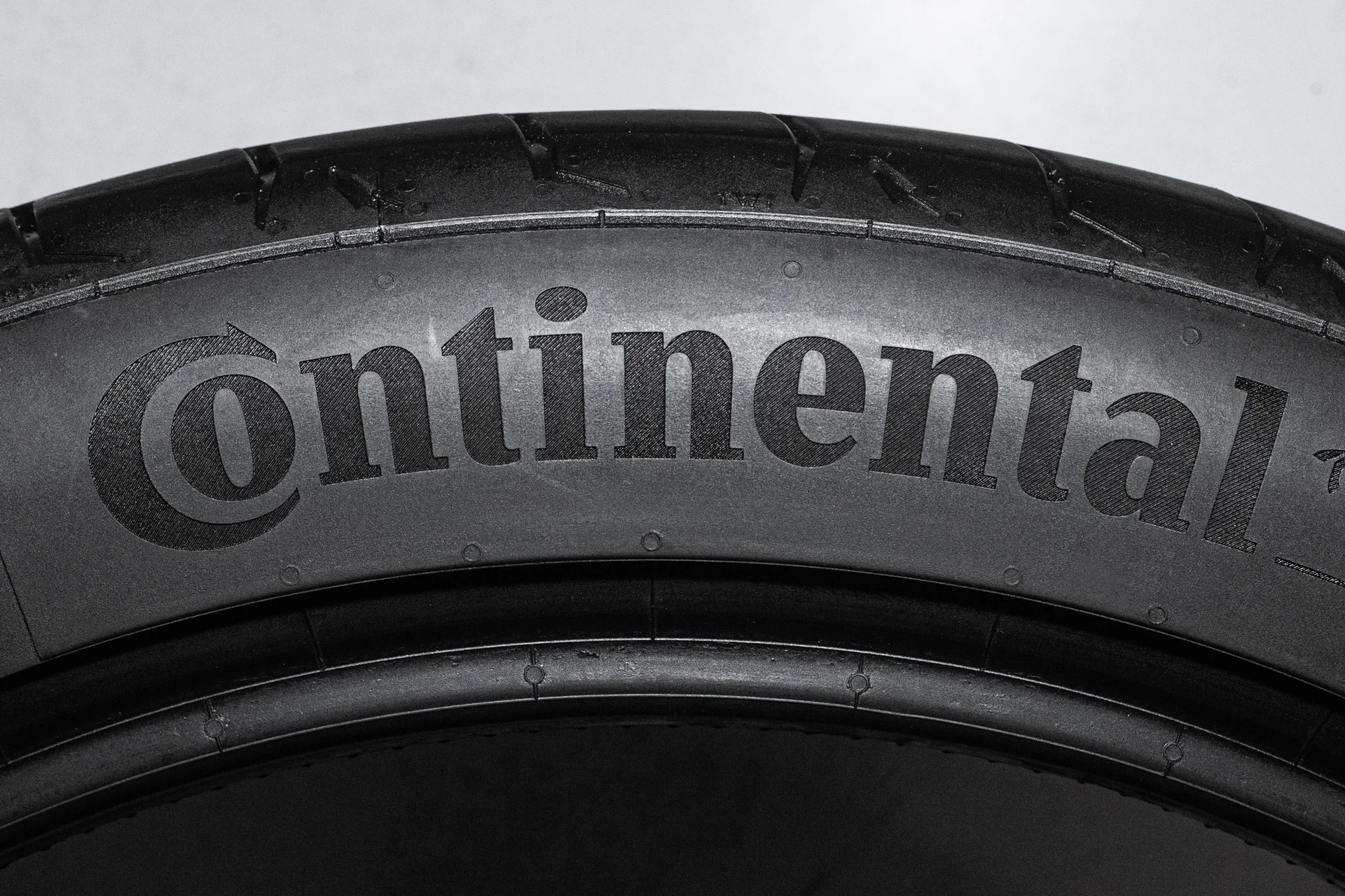 Continental MaxContact MC6 245/45 R20 103V XL - миниатюра 8