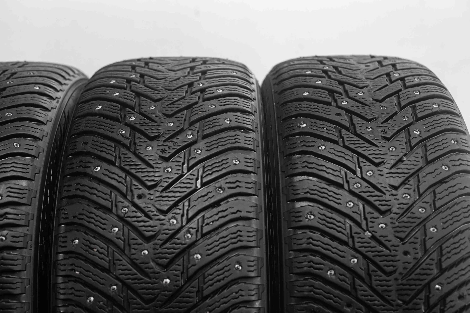 Nokian Hakkapeliitta 8  235/50 R18 101T XL - миниатюра 4