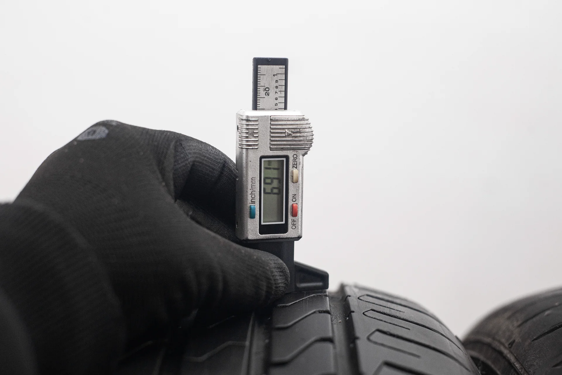 Cooper Evolution CTT 225/55 R19 99H - миниатюра 2