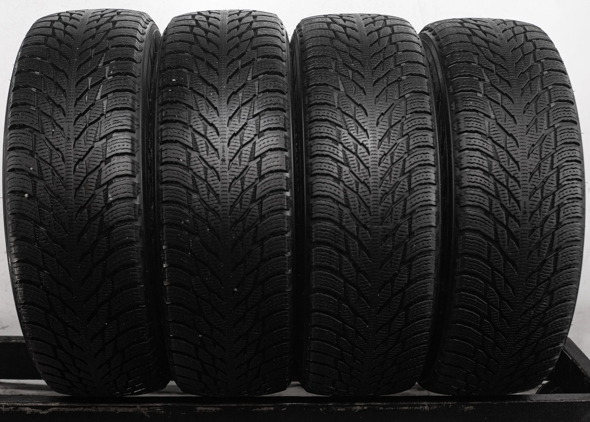 Nokian Hakkapeliitta R3 SUV 235/65 R18 110R XL - изображение 1