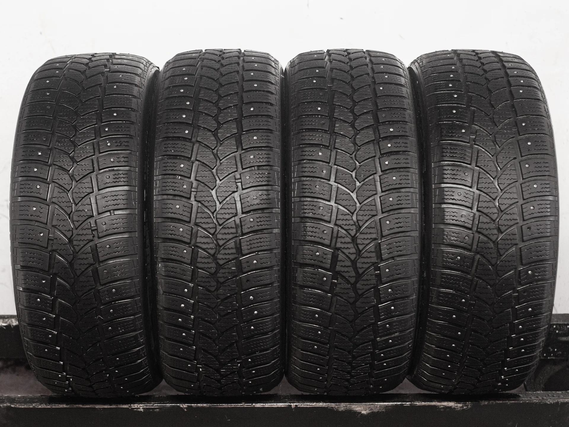 Kormoran Stud Extreme 225/55 R17 101T XL