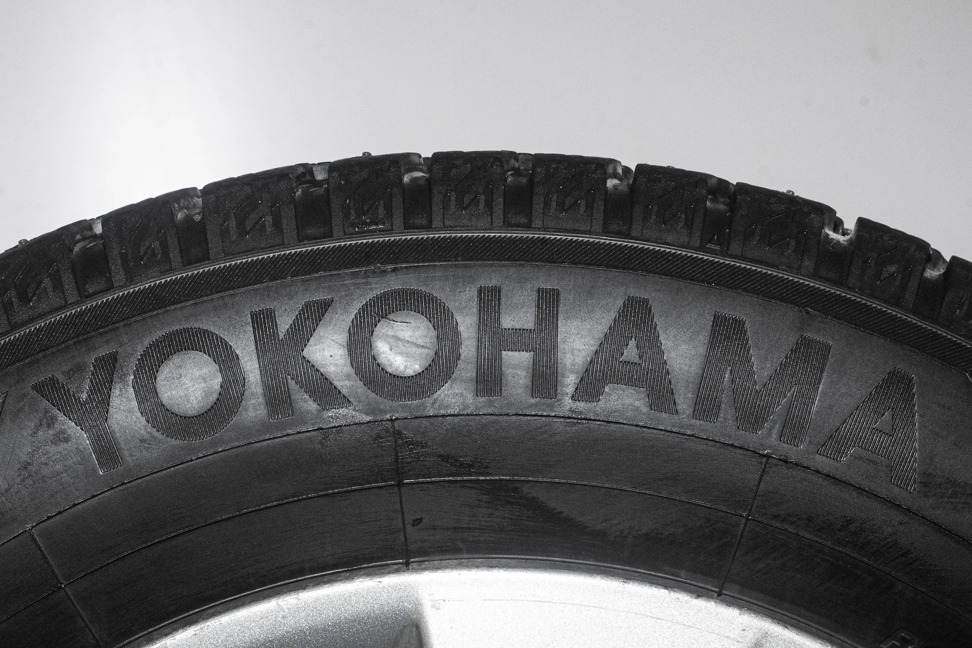 Yokohama IceGuard Stud IG55 215/65 R16 102T - миниатюра 6