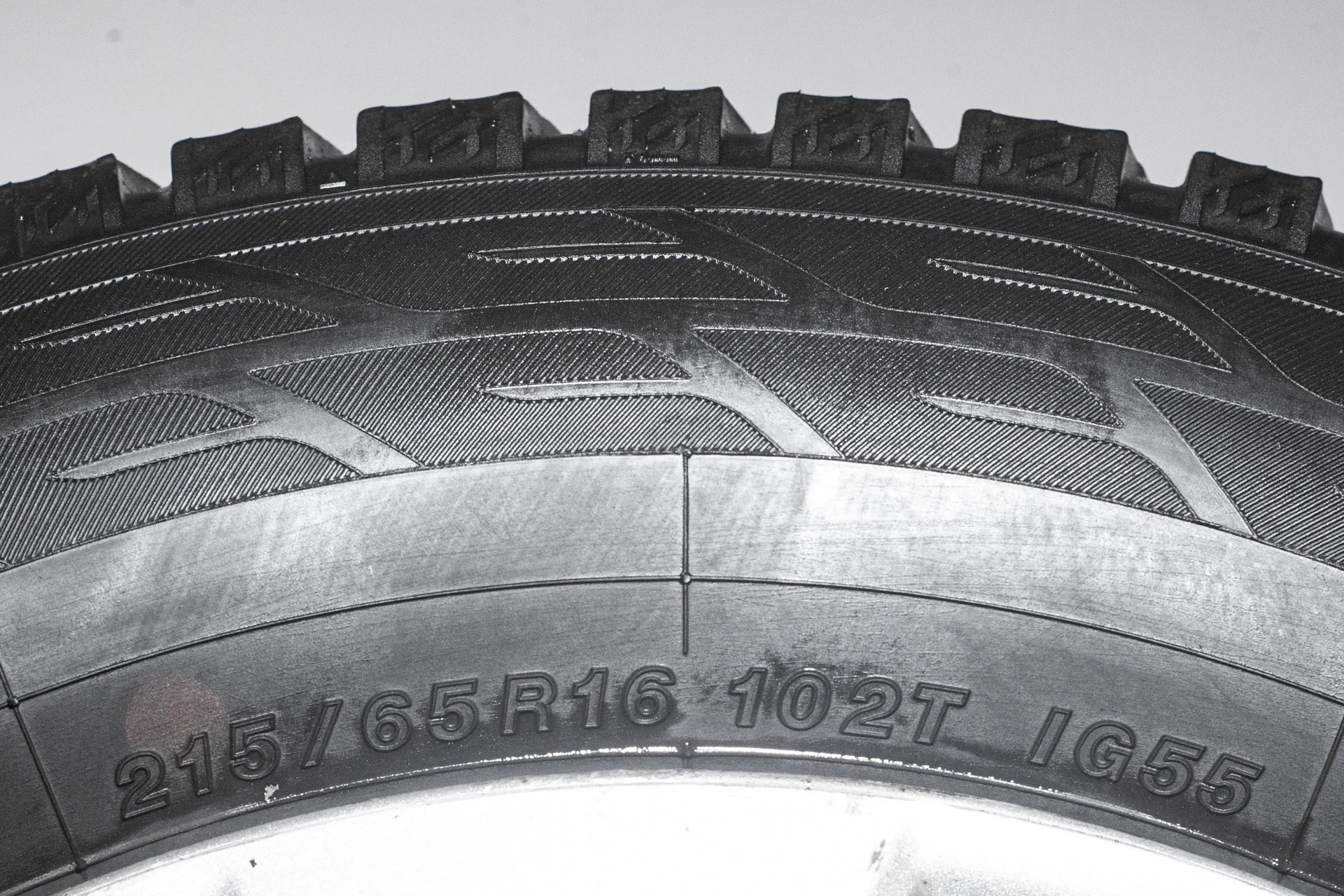 Yokohama IceGuard Stud IG55 215/65 R16 102T - миниатюра 8