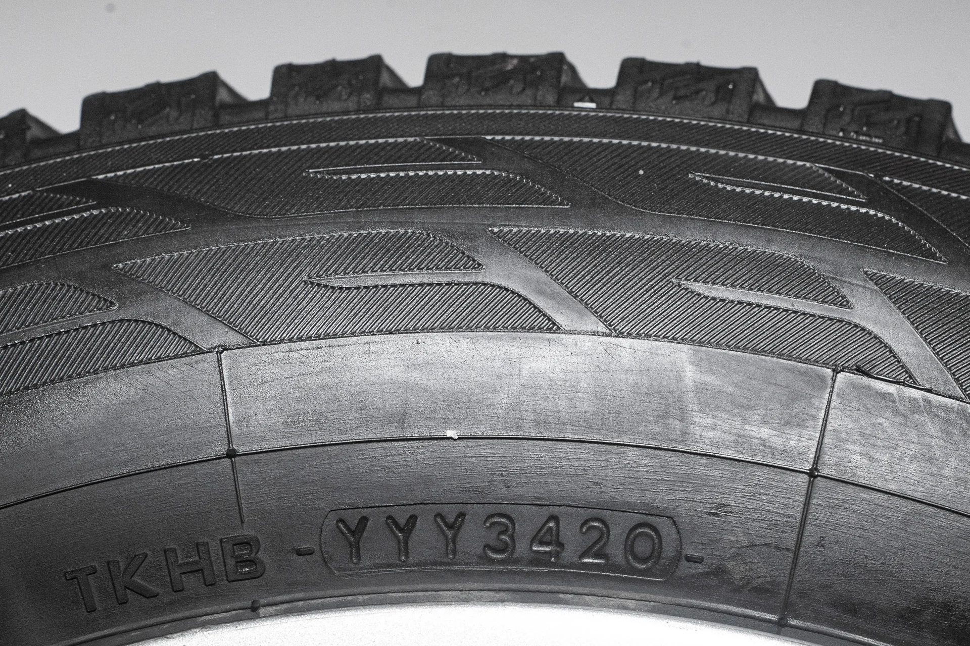 Yokohama IceGuard Stud IG55 215/65 R16 102T - миниатюра 9
