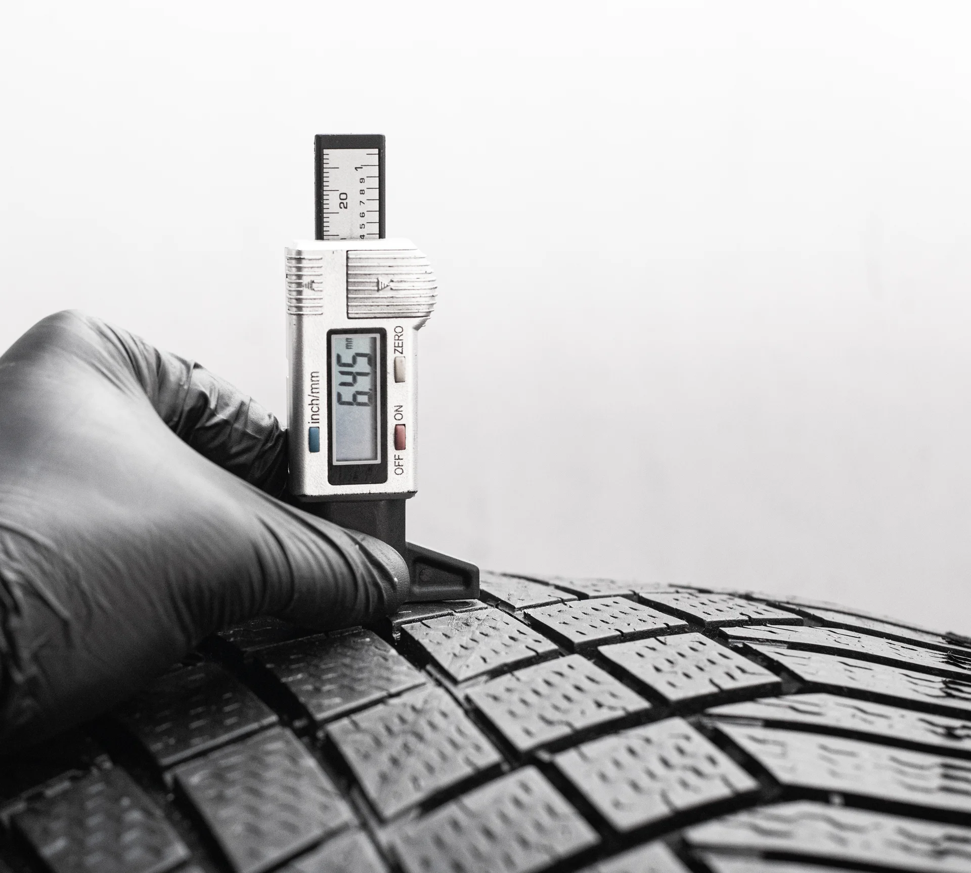 Continental ContiVikingContact 7 255/45 R20 105T - миниатюра 2