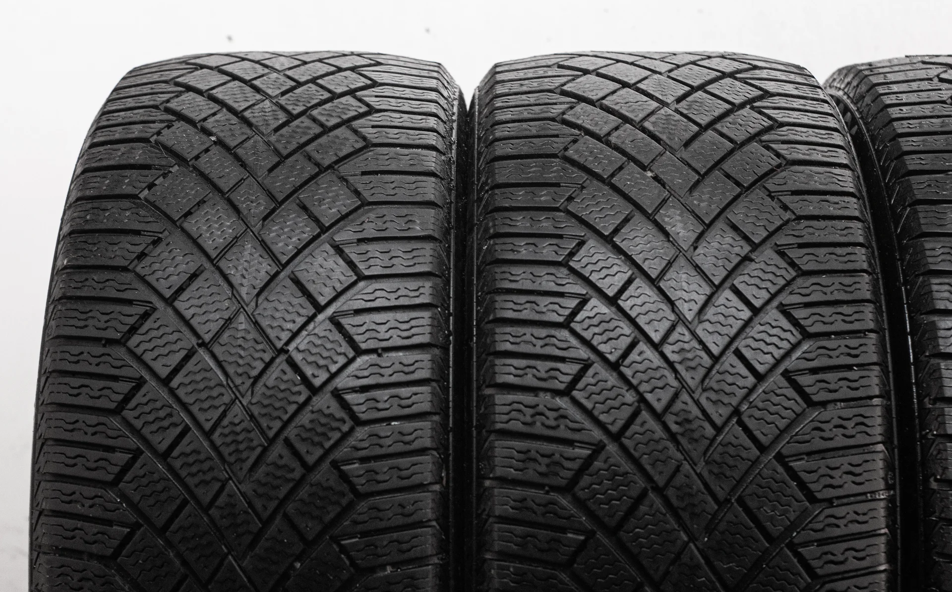 Continental ContiVikingContact 7 255/45 R20 105T - миниатюра 5