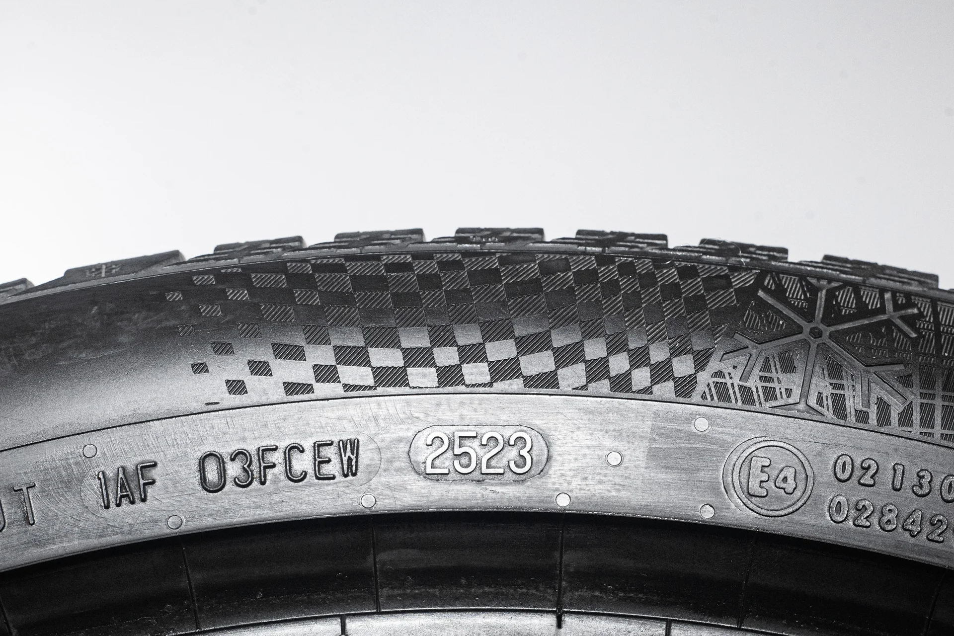 Continental WinterContact TS 860S 275/40 R22 107V - миниатюра 9
