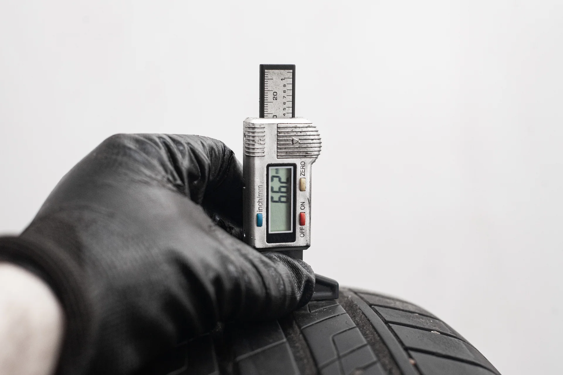 Kumho Solus HS63 225/55 R18 98V - миниатюра 2