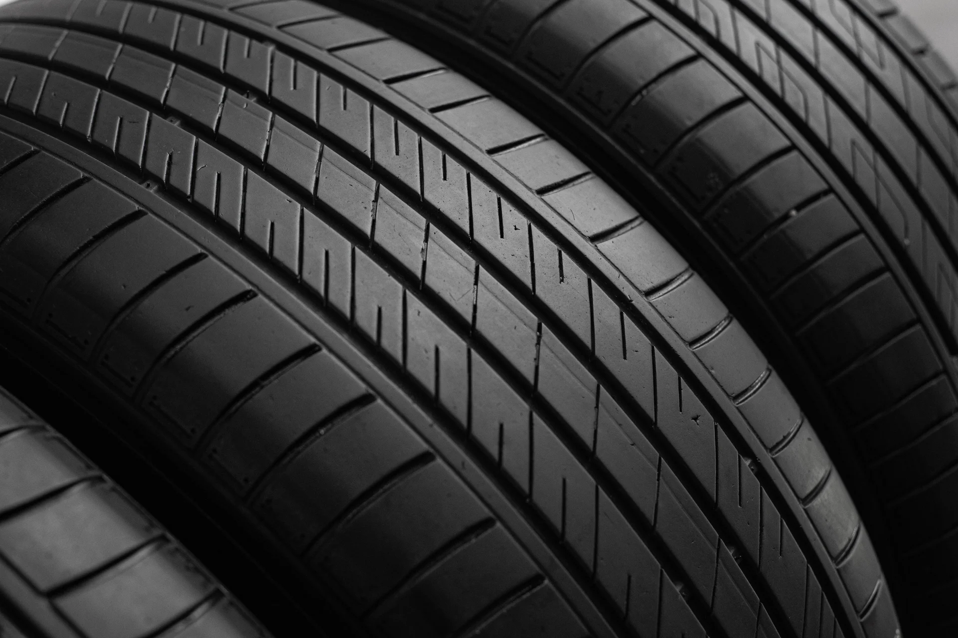 Kumho Solus HS63 225/55 R18 98V - миниатюра 3