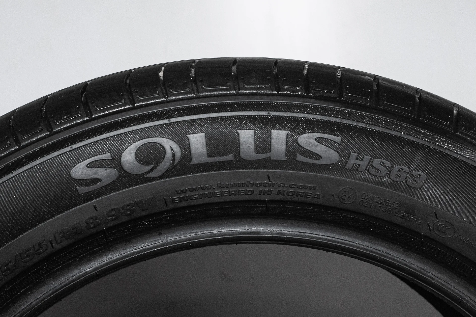 Kumho Solus HS63 225/55 R18 98V - миниатюра 8