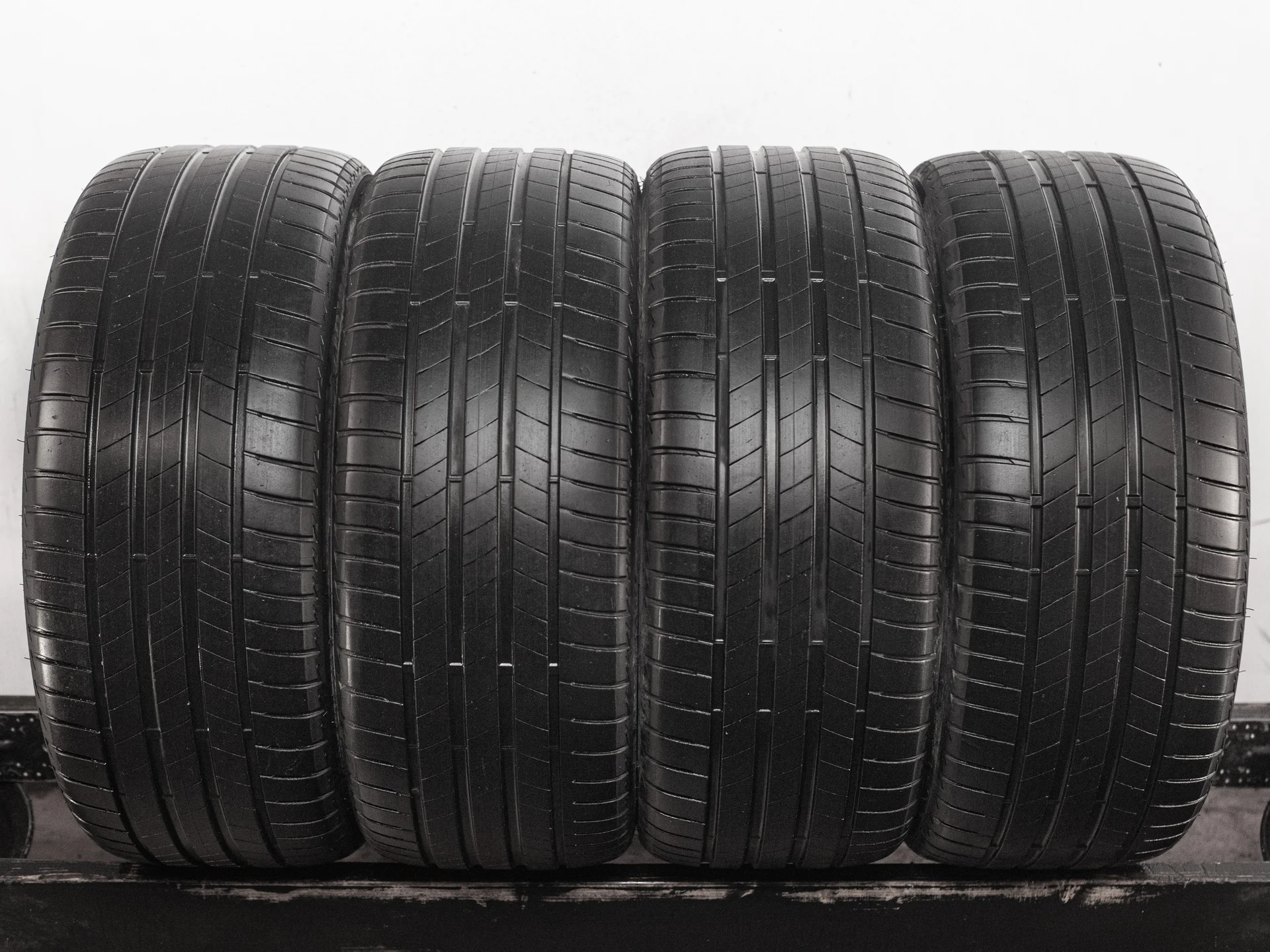 Bridgestone Turanza T005 255/40 R20 101Y B-Silent - изображение 1