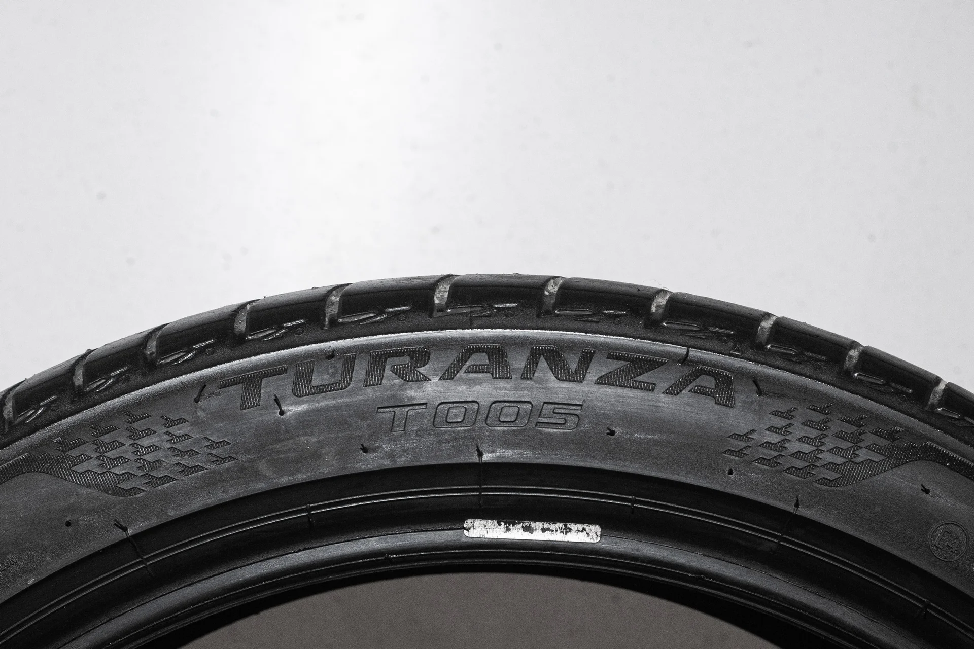 Bridgestone Turanza T005 255/40 R20 101Y B-Silent - миниатюра 7