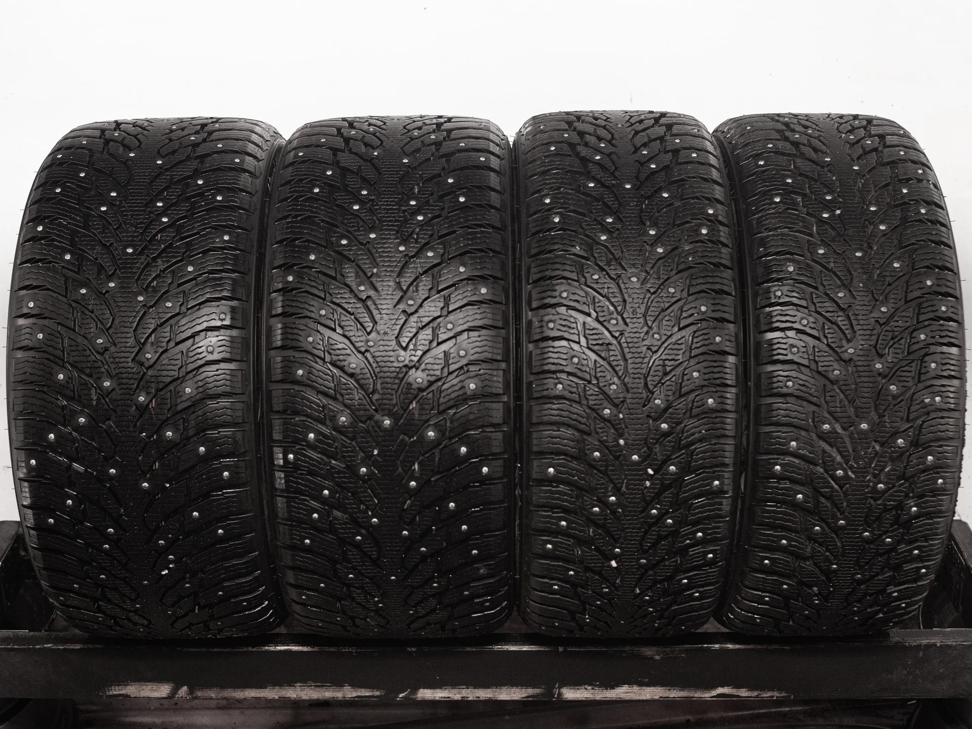 Ikon Autograph Ice 9 SUV 265/45 R20 108T + 295/40 R20 110T