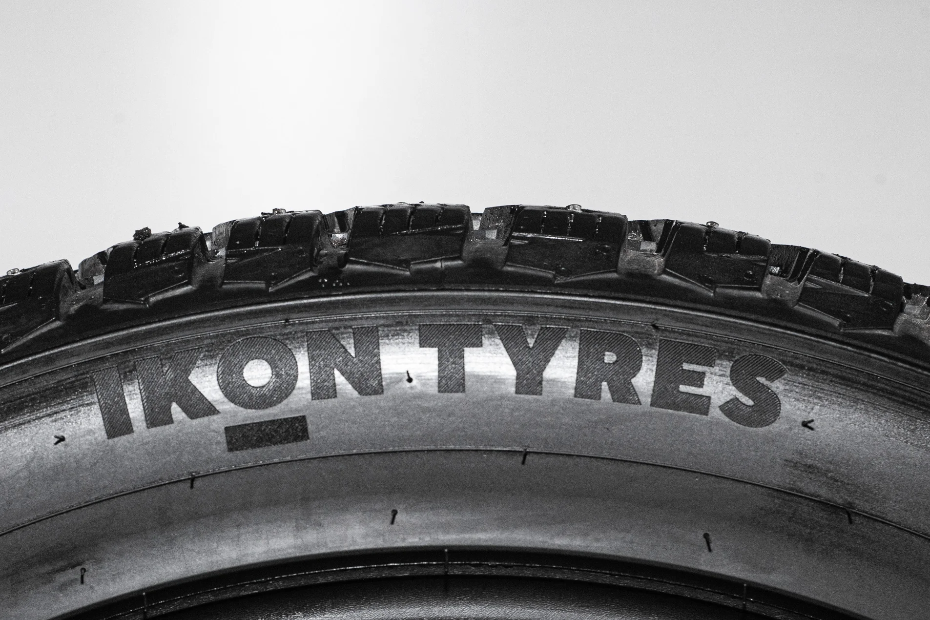 Ikon Autograph Ice 9 SUV 265/45 R20 108T + 295/40 R20 110T - миниатюра 7