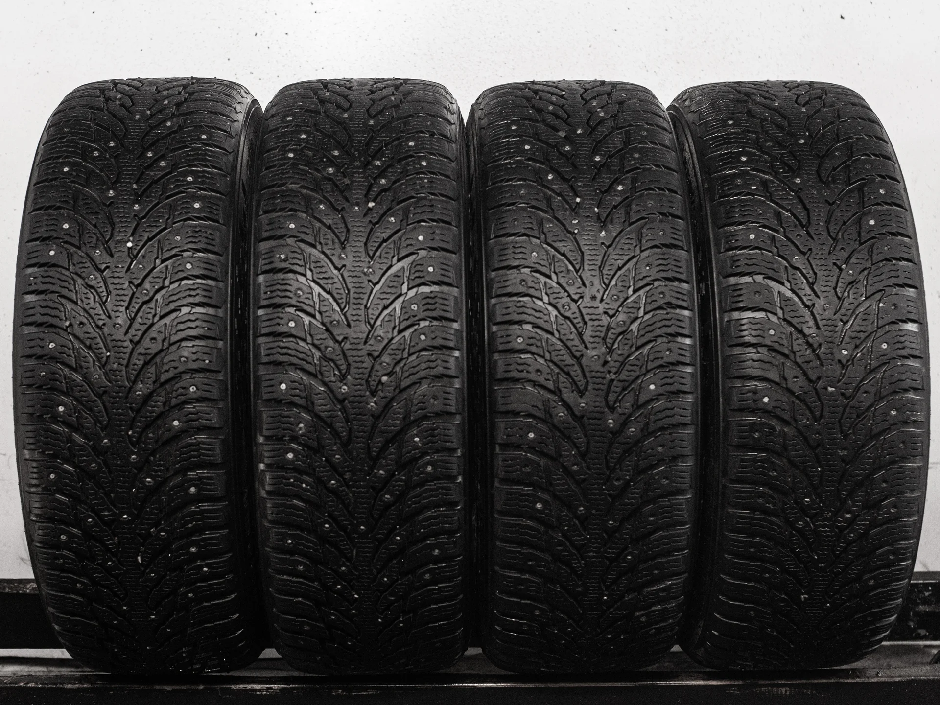 Nokian Hakkapeliitta 9 SUV 235/55 R19 105T XL - изображение 1