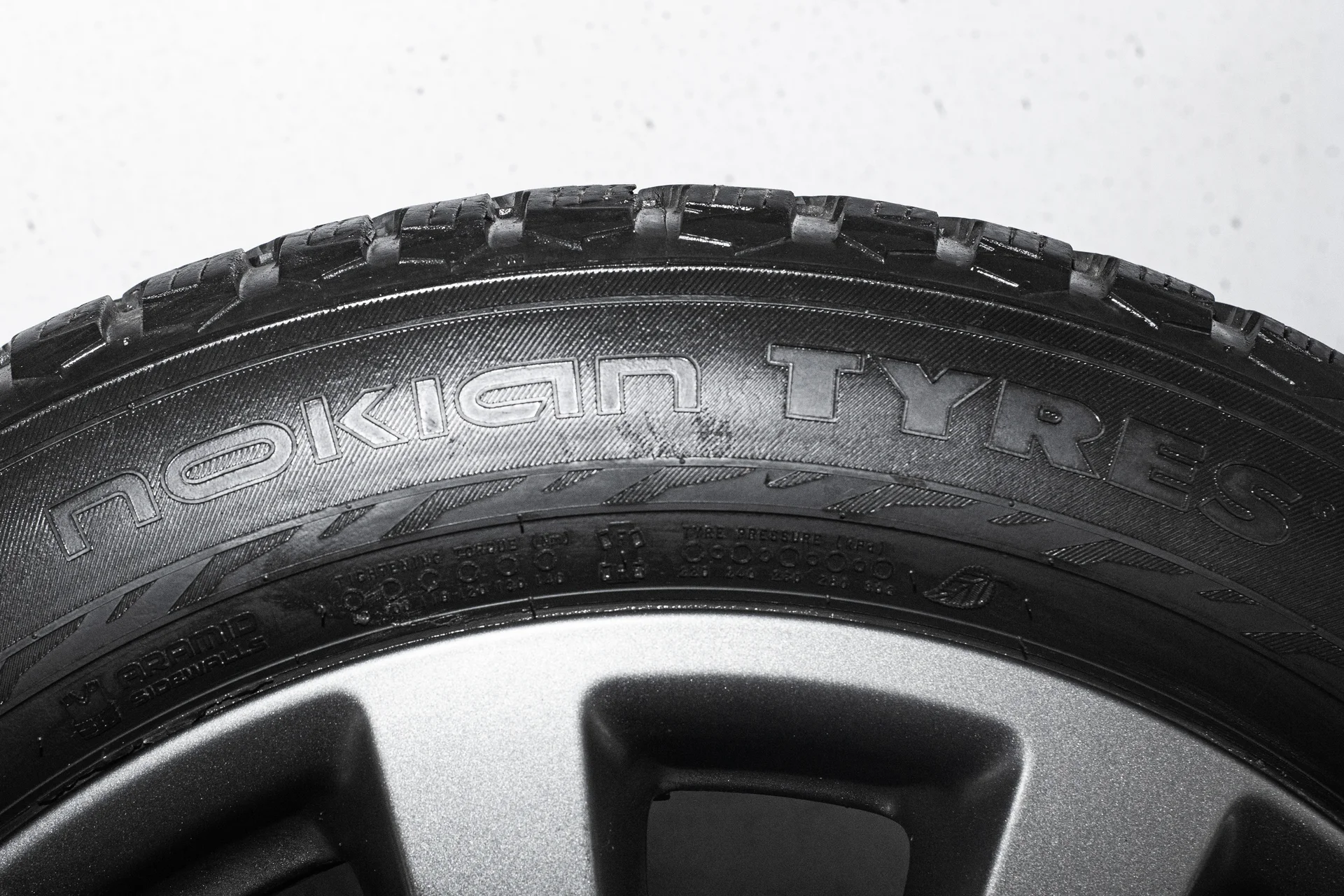 Nokian Hakkapeliitta 9 SUV 235/55 R19 105T XL - миниатюра 9